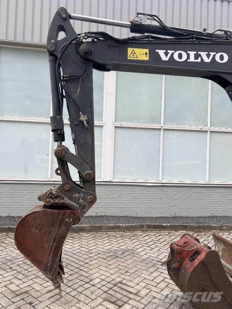 Volvo ECR 88 D    2016 中型挖土機/掘鑿機/挖掘機 7t-12t