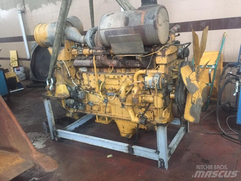 Komatsu WA600-1 輪胎式裝載機
