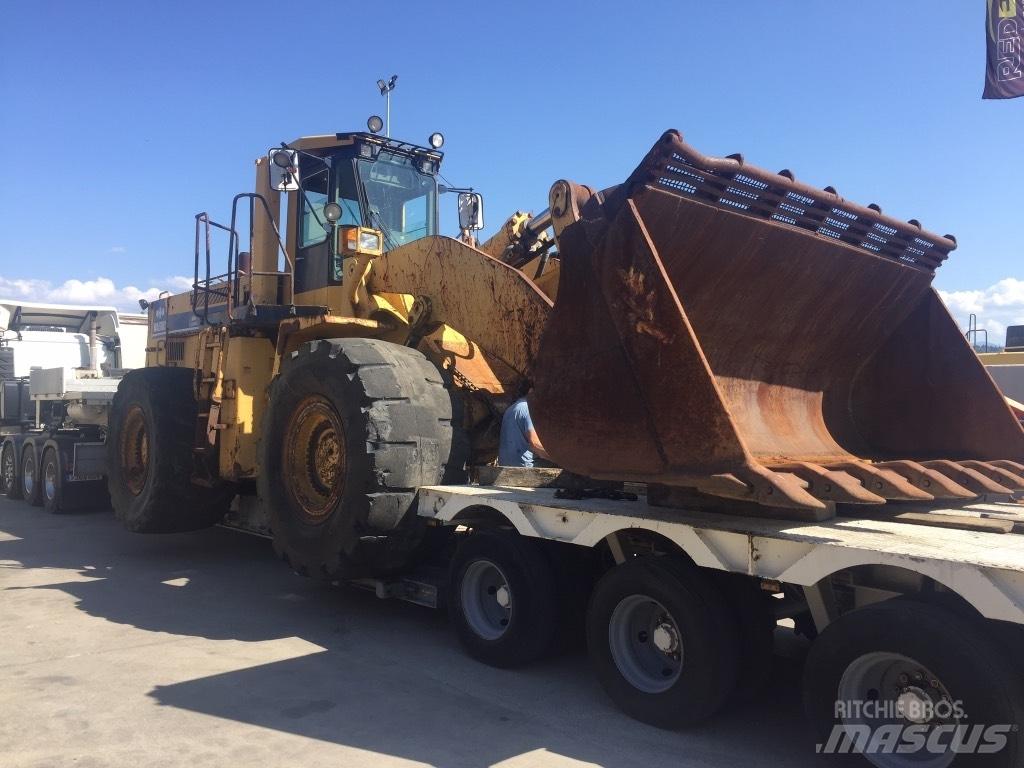Komatsu WA600-1 輪胎式裝載機