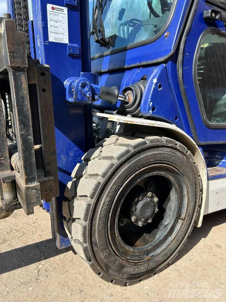 Komatsu FD 30 T-14 柴油卡車