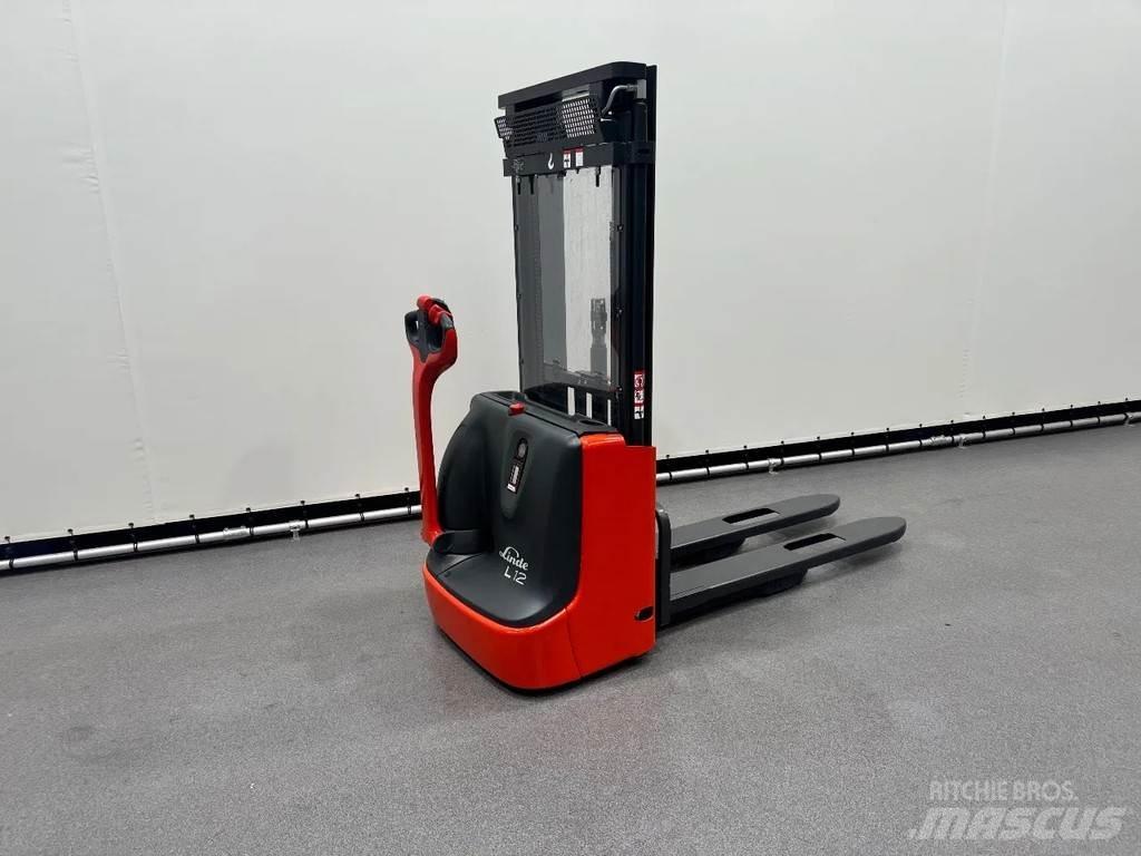 Linde L 12 行走控制式堆積機