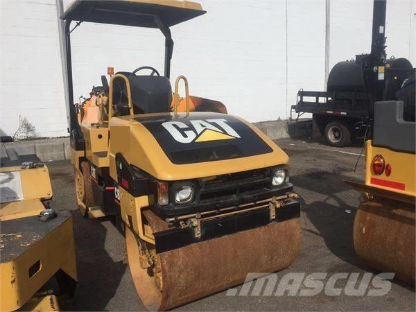 CAT CB 334 D 雙輪滾壓機