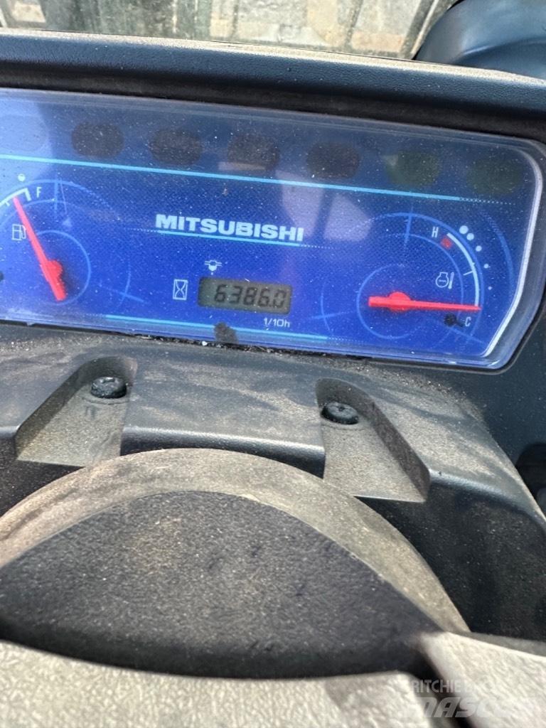 Mitsubishi FD25 柴油卡車