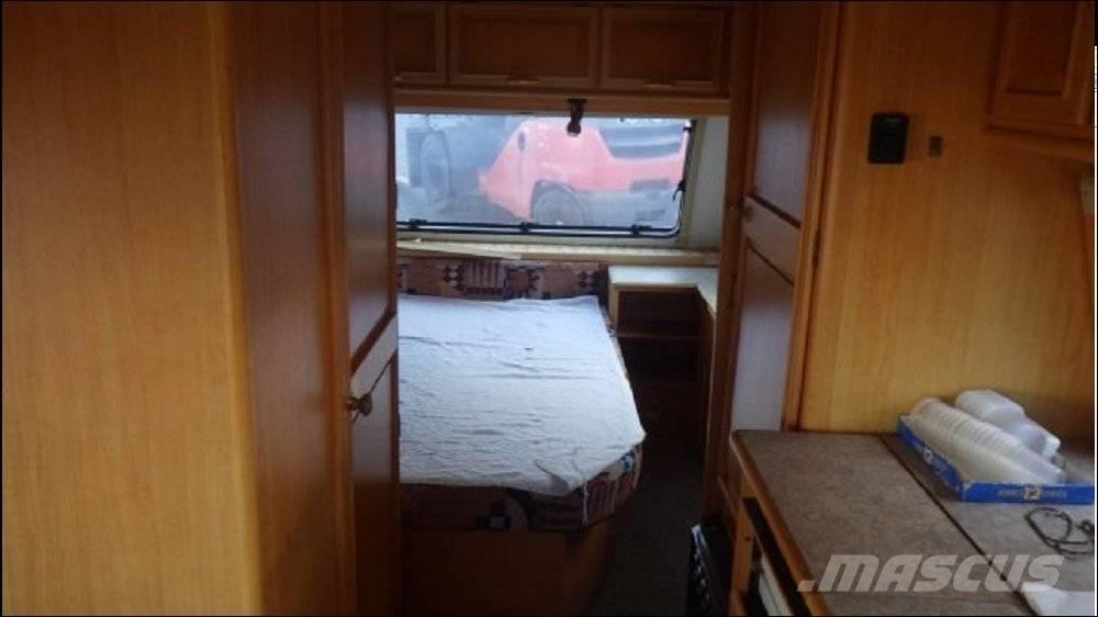 LMC 450 D 露營車和有篷卡車