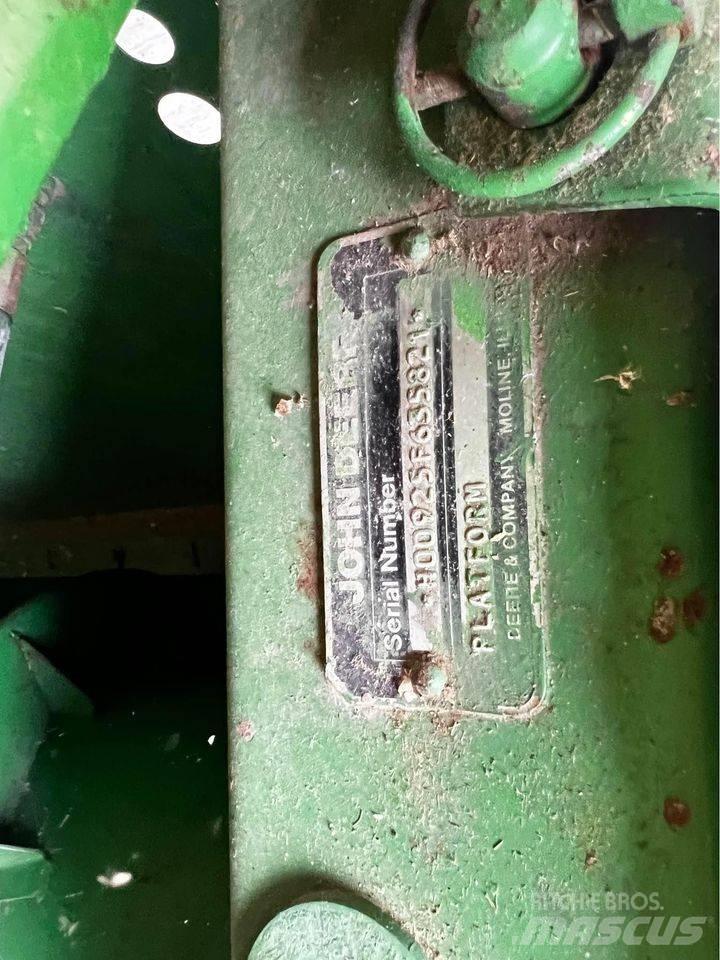 John Deere 925 聯合收割機頭