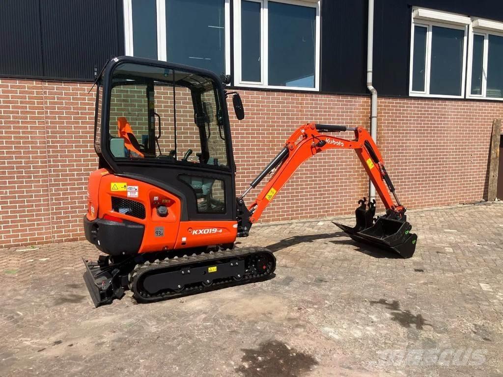Kubota KX019 4 小型挖土機/掘鑿機<7t(小型挖掘機)