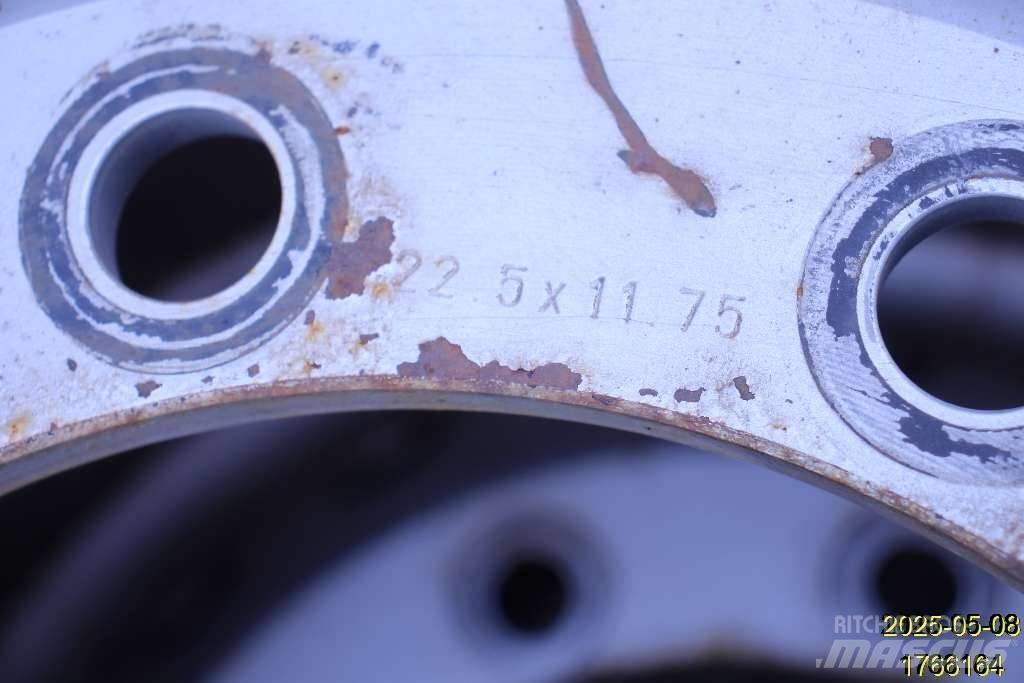  Fälg Volvo Stål 輪胎、車輪和輪圈