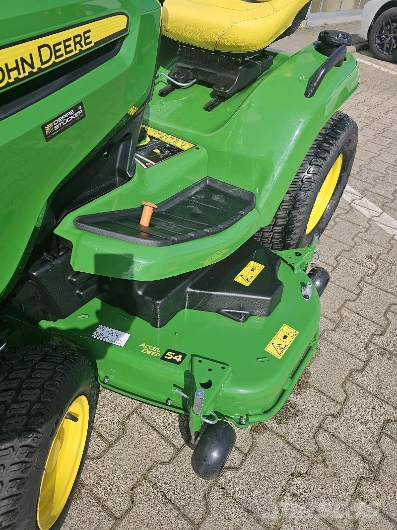John Deere X590 割草劑