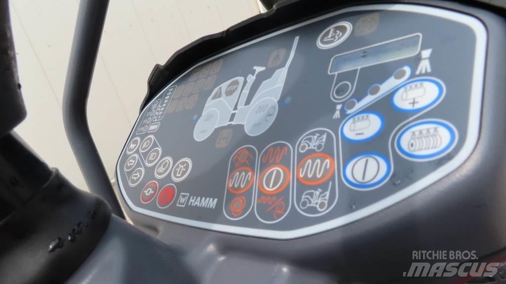Hamm HD14i TT 膠輪滾壓機
