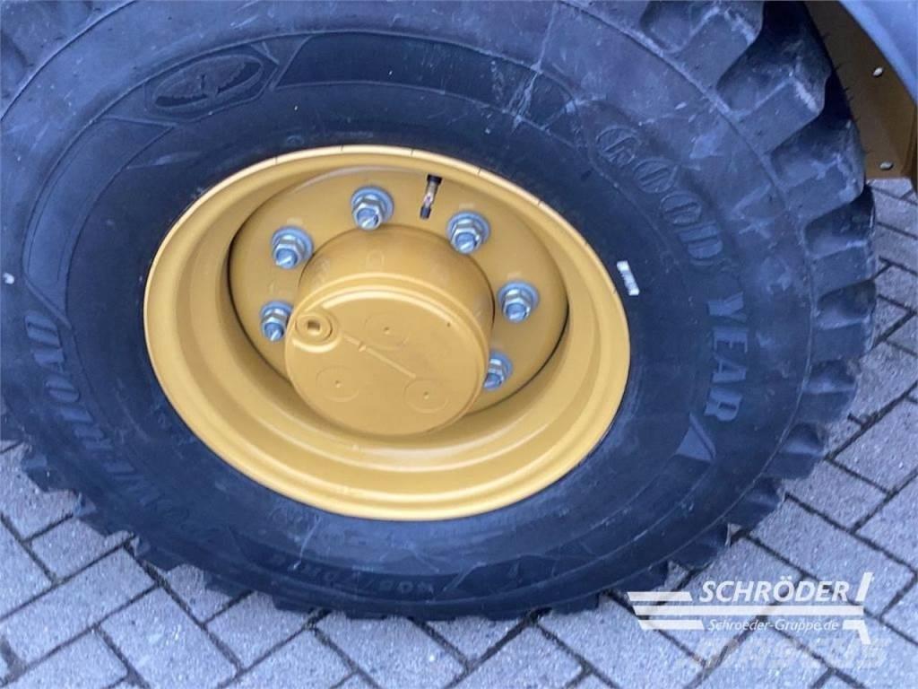 CAT 906 輪胎式裝載機