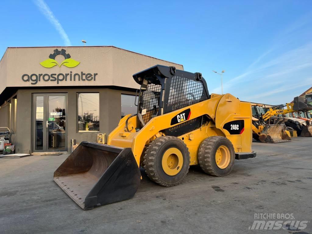 CAT 246 C 滑移轉向裝載機