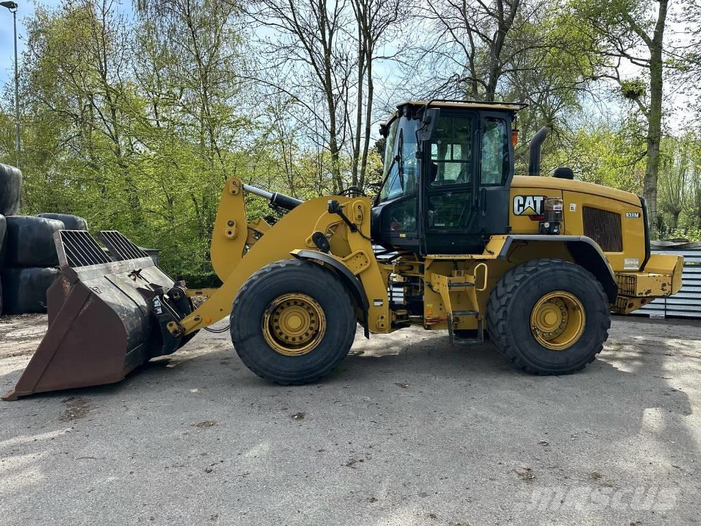 CAT 938M 輪胎式裝載機