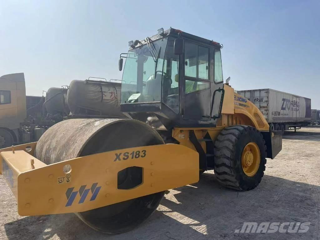 XCMG XS 183 單輪滾壓機