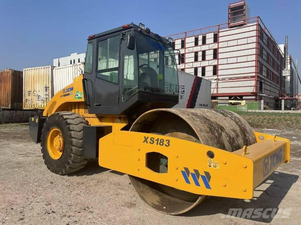 XCMG XS 183 單輪滾壓機