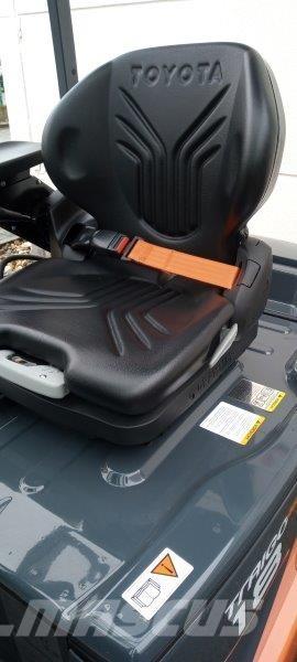 Toyota 8FBM18T 電動堆高機