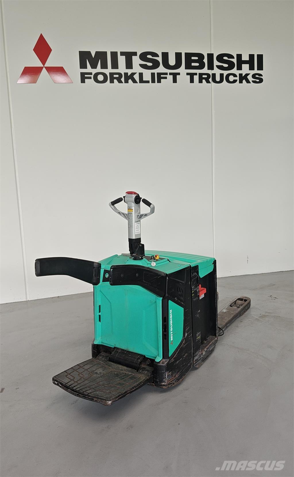 Mitsubishi PBV20N2 平台卡車