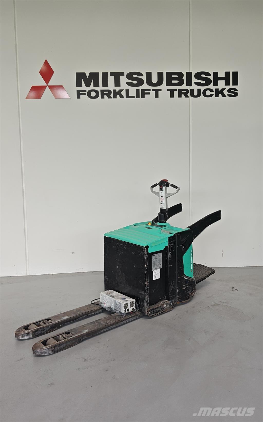 Mitsubishi PBV20N2 平台卡車