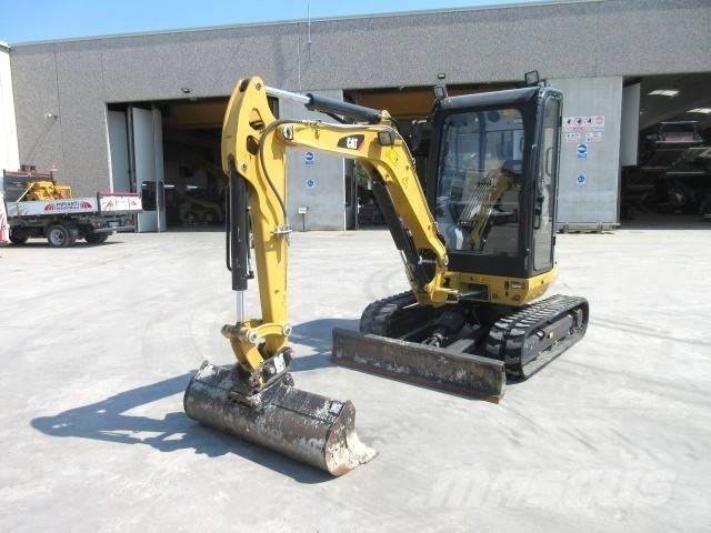 CAT 302.7 D CR 小型挖土機/掘鑿機<7t(小型挖掘機)