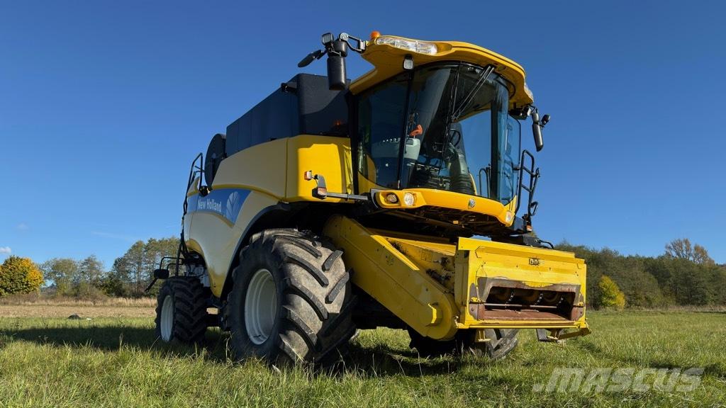 New Holland CX 8080 聯合收穫機