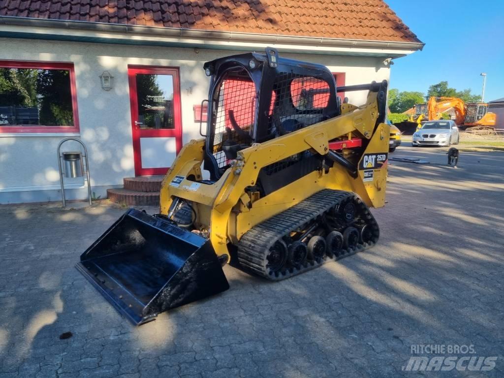 CAT 257 D 滑移轉向裝載機