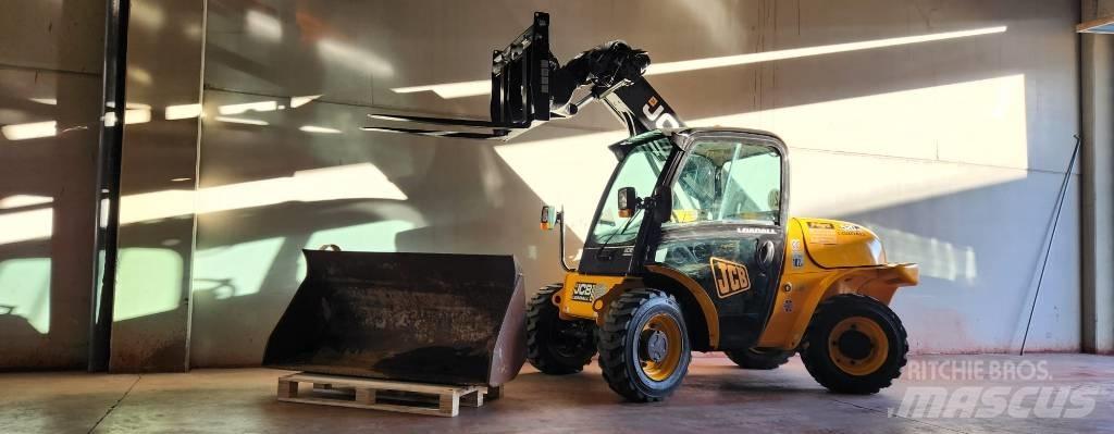 JCB 520-40 伸縮臂操作車