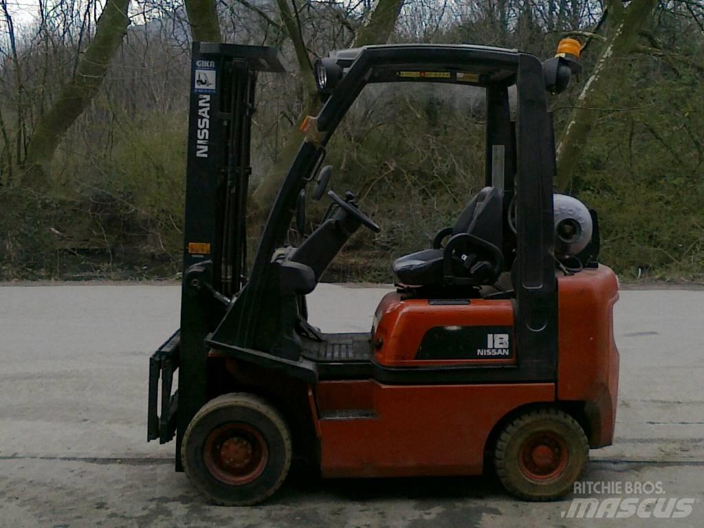 Nissan PD01A18PQ 液化石油氣LPG卡車