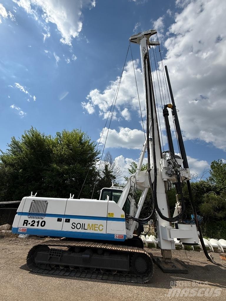 Soilmec R 210 打樁機