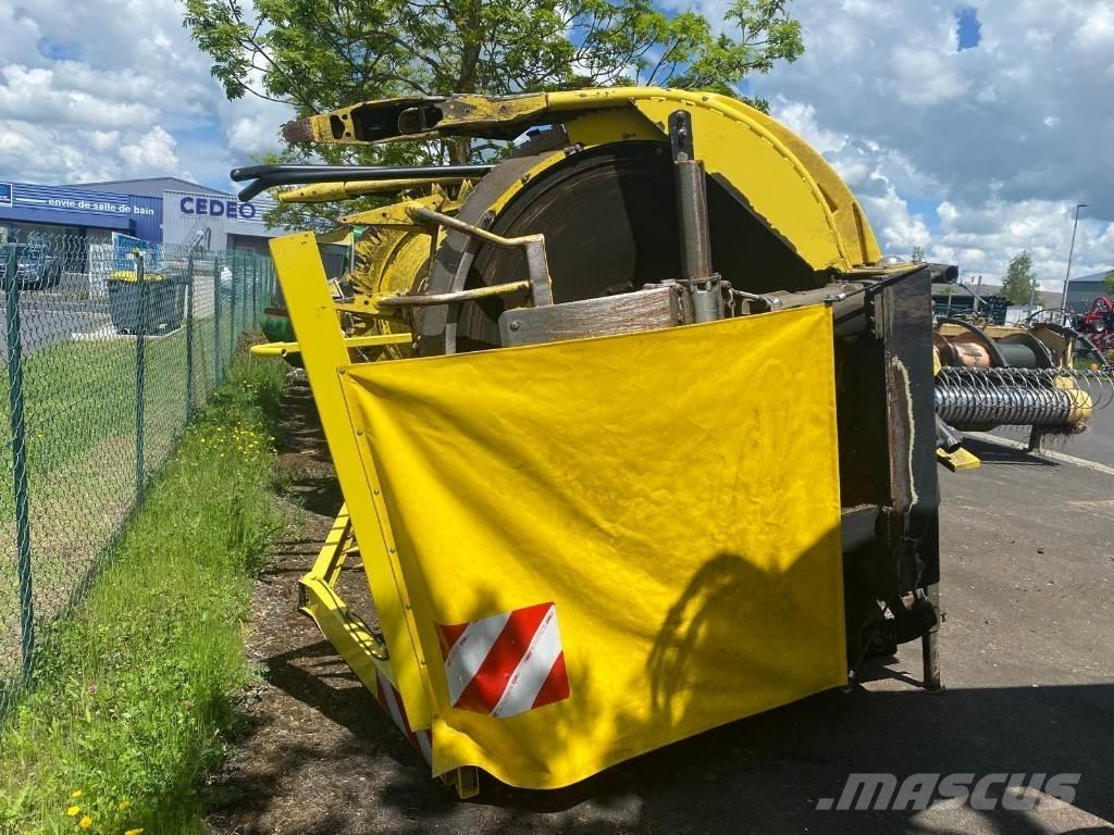 John Deere 8200 牧草收穫機