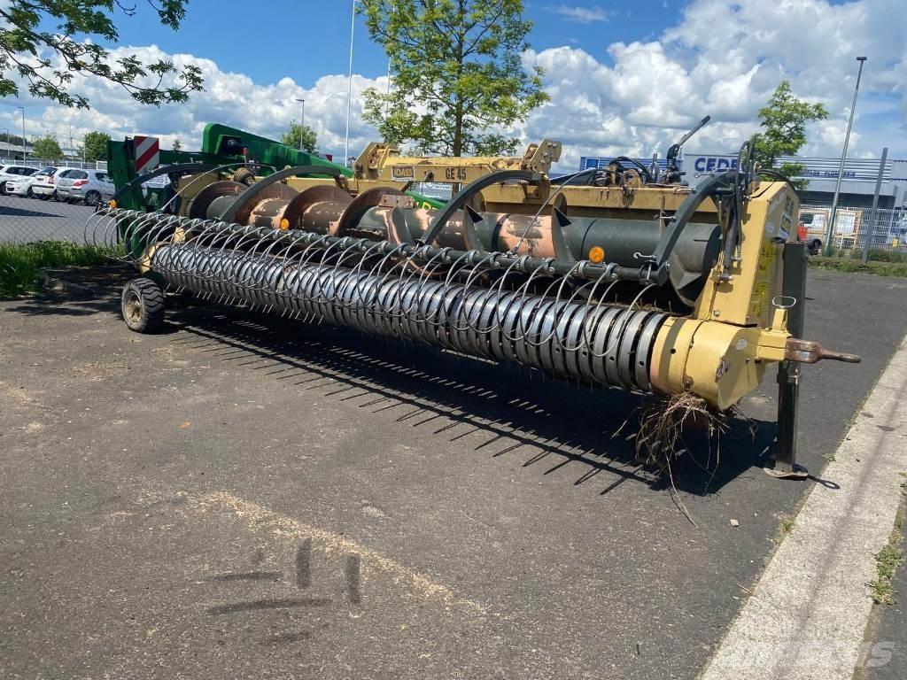 John Deere 8200 牧草收穫機