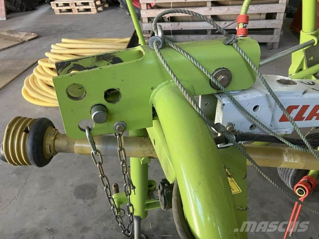 CLAAS VOLTO 64 耙與翻草機