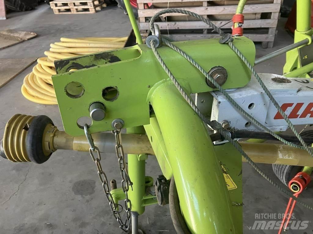 CLAAS VOLTO 64 耙與翻草機