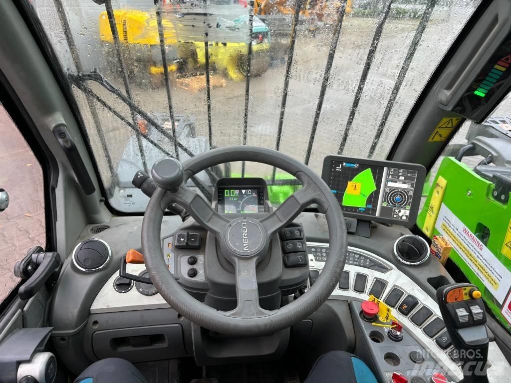 Merlo P30.10 伸縮臂操作車