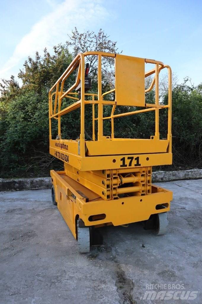 Haulotte Compact 10 剪式升降機