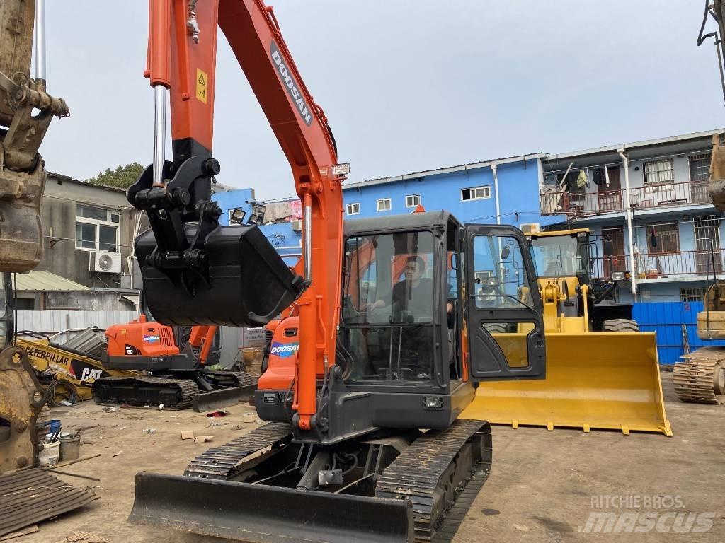 Doosan DX 60 履帶式 挖土機/掘鑿機/挖掘機