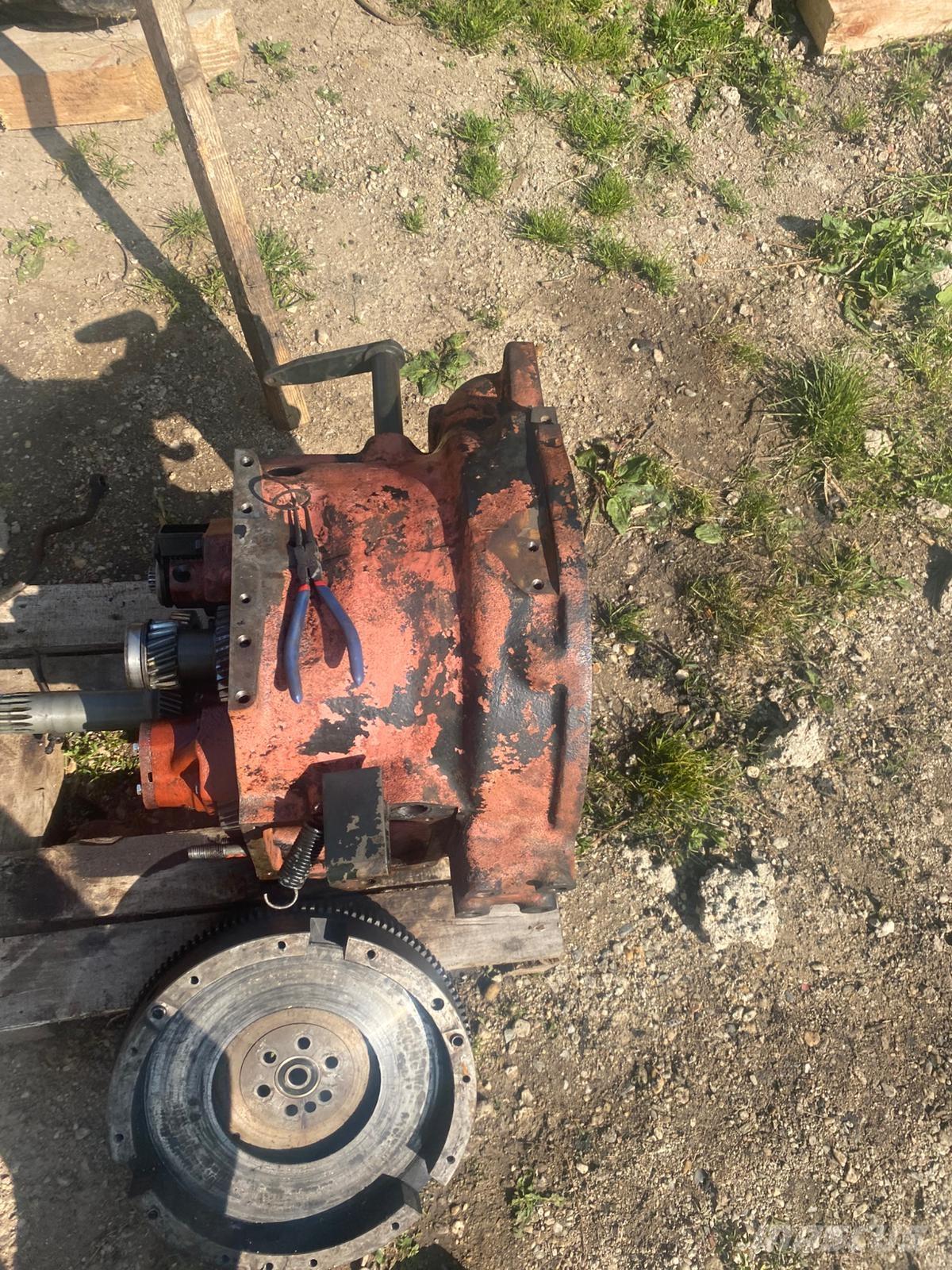 Zetor CRYSTAL 林業用曳引機