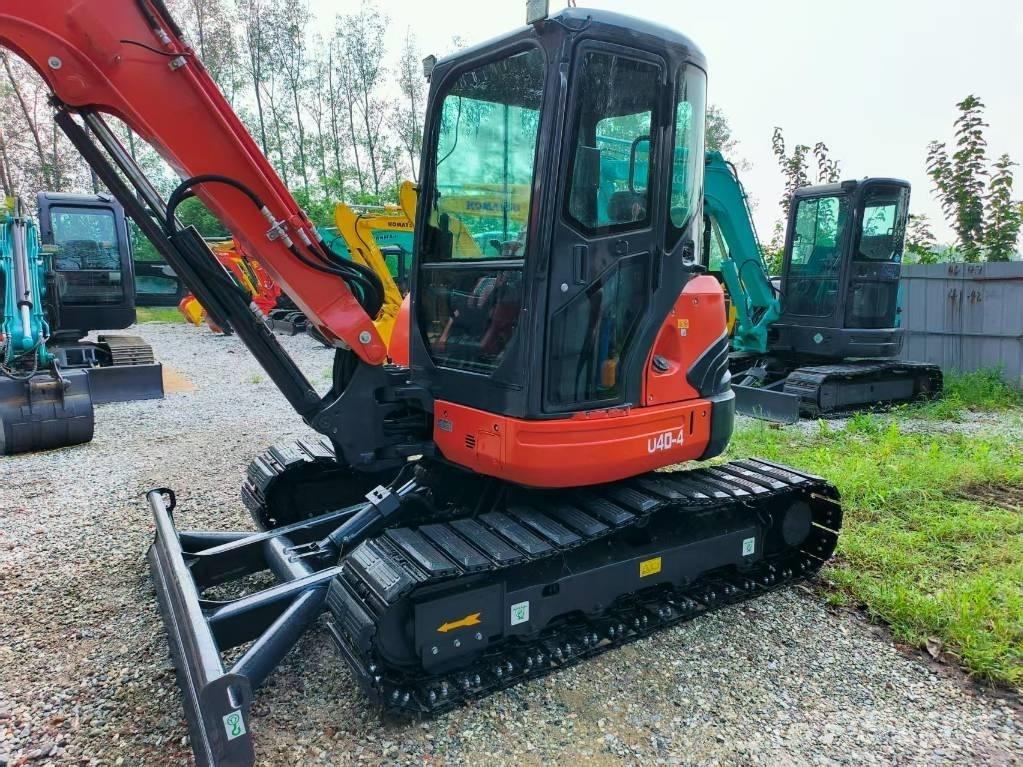 Kubota U 40 小型挖土機/掘鑿機<7t(小型挖掘機)