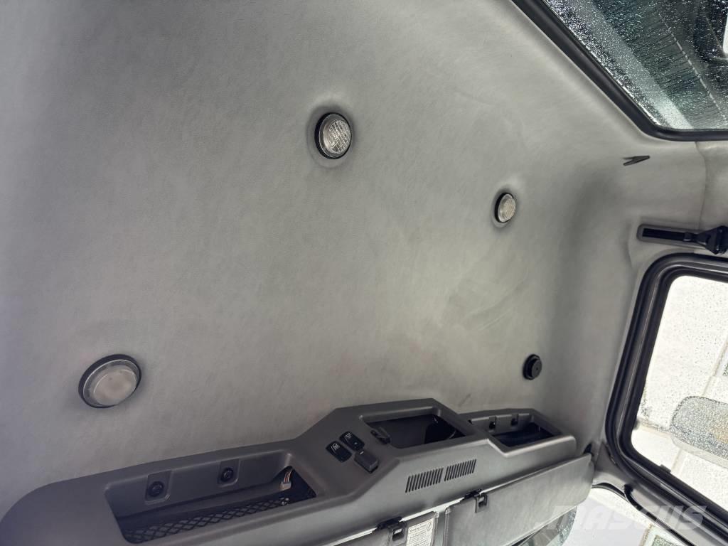 Mack GU 713 起重可拆卸式卡車