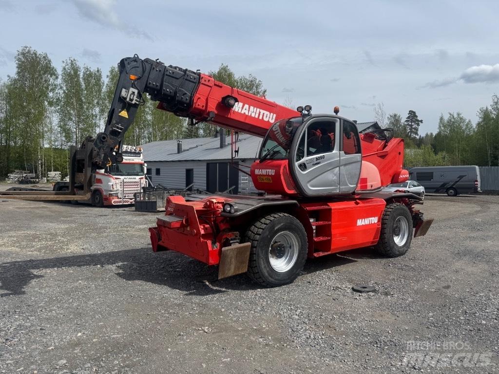 Manitou MRT 3050 伸縮臂操作車