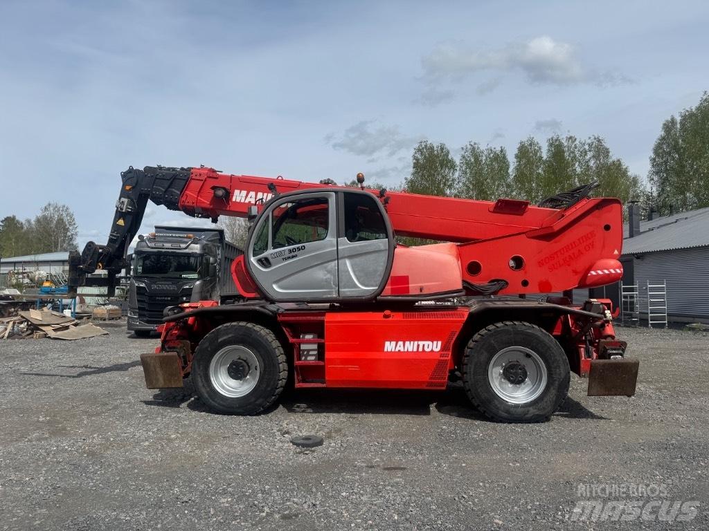 Manitou MRT 3050 伸縮臂操作車