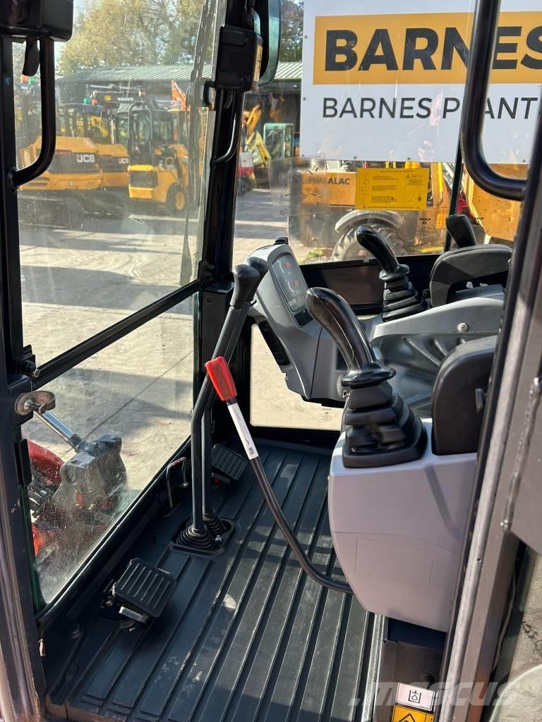 Kubota KX 016-4 小型挖土機/掘鑿機<7t(小型挖掘機)