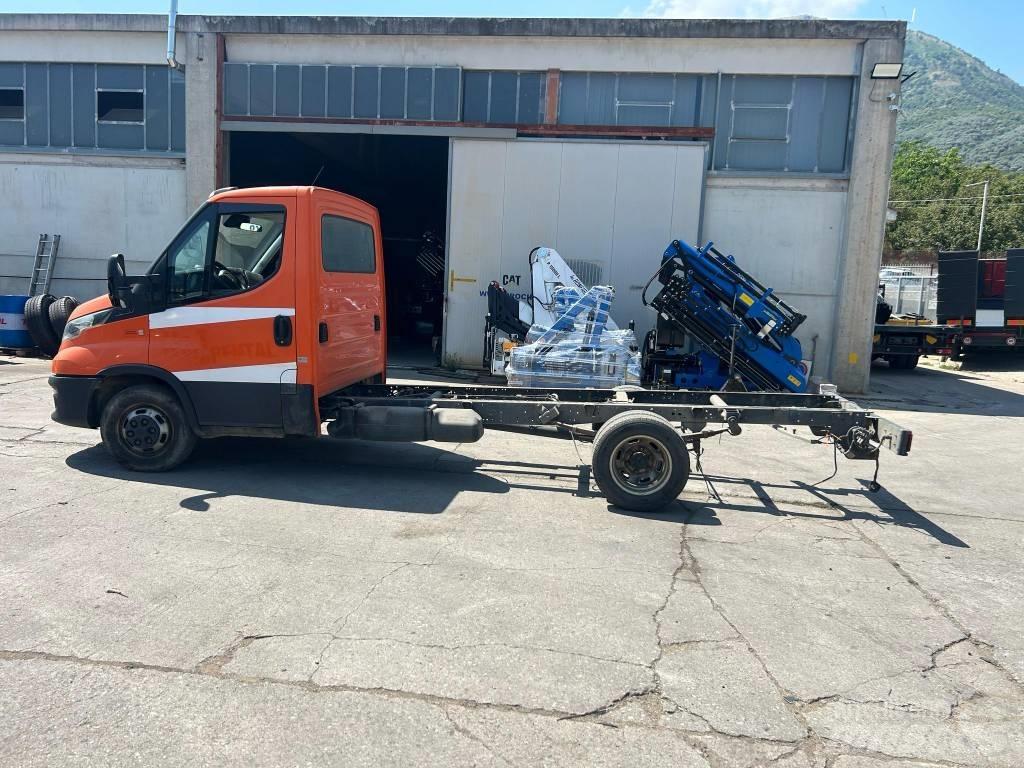 Iveco Daily 35-140 貨箱式卡車