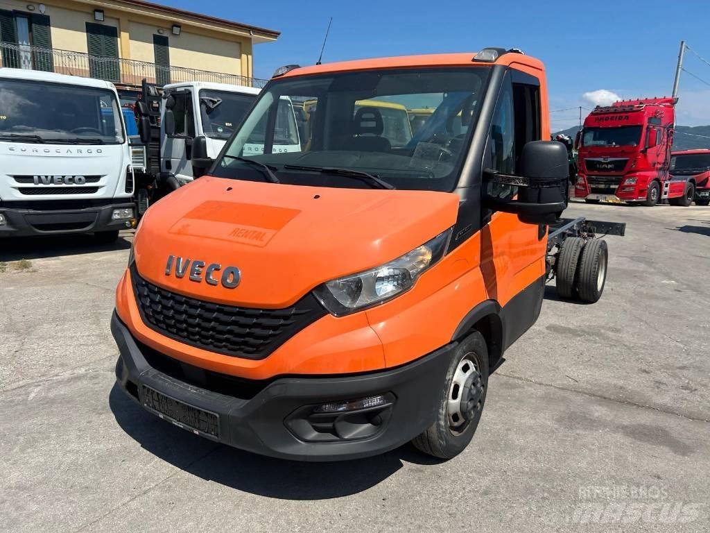 Iveco Daily 35-140 起重機卡車