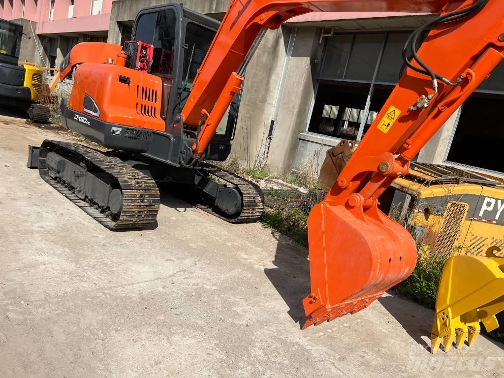 Doosan DX60 小型挖土機/掘鑿機<7t(小型挖掘機)