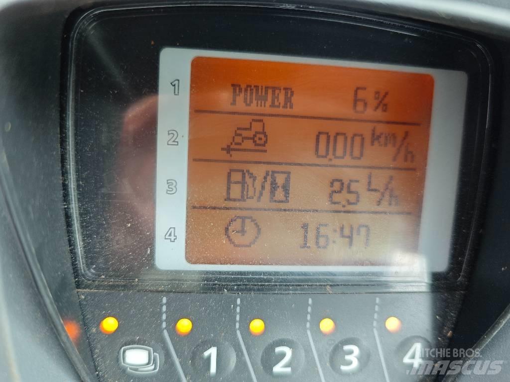 Kubota M135GX IV 曳引機