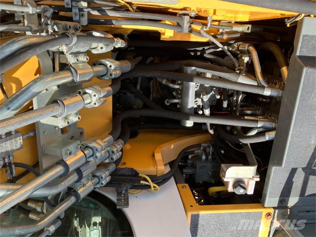 Liebherr R926 履帶式 挖土機/掘鑿機/挖掘機