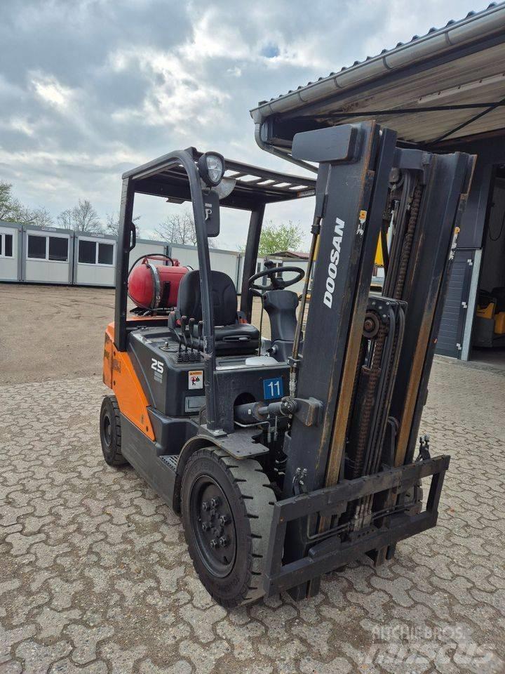 Doosan G 25 P-7 其他
