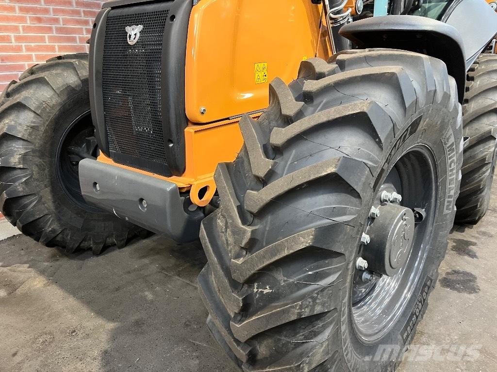 CASE 695 SV 反鏟裝載機