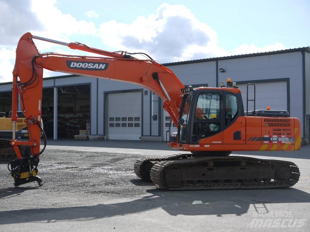 Doosan DX 225 LC-3 履帶式 挖土機/掘鑿機/挖掘機