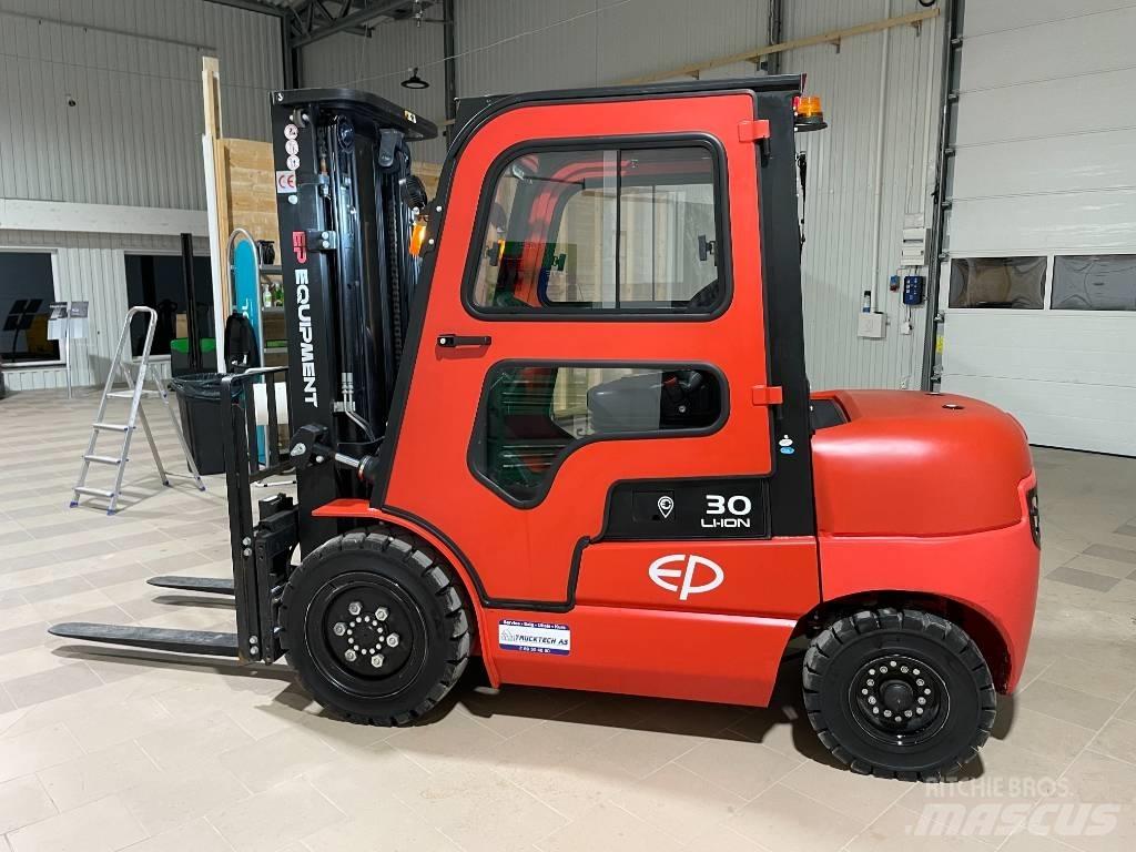 EP EFL302 電動堆高機
