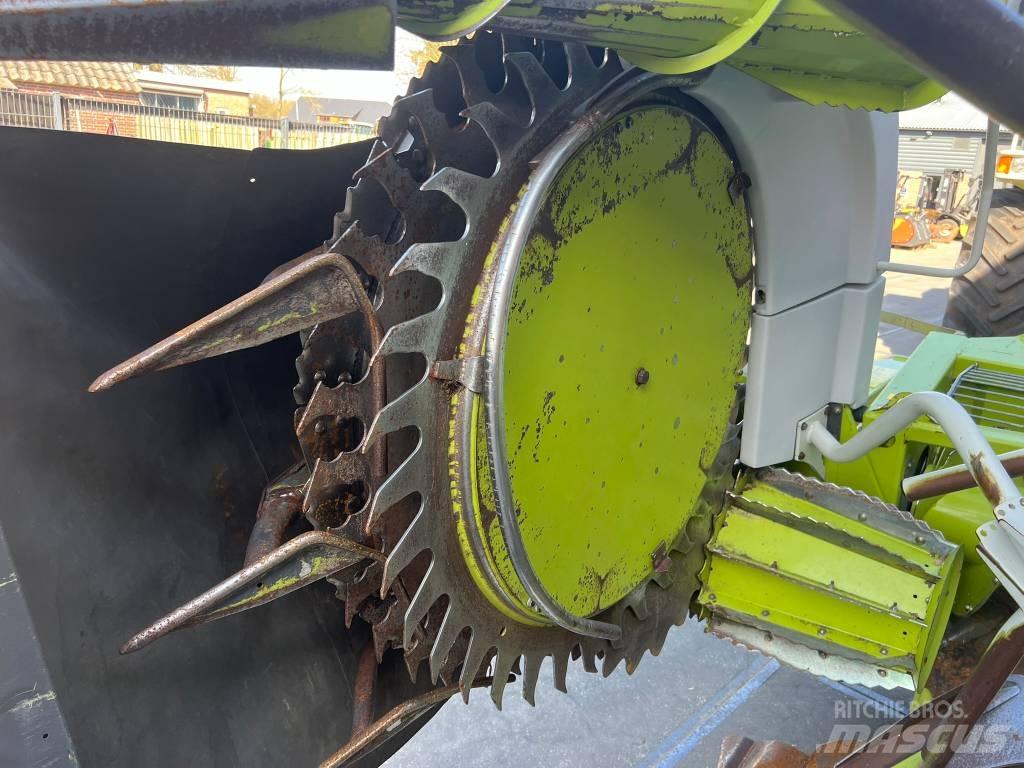 CLAAS RU 450 Xtra 自走式飼料採集機